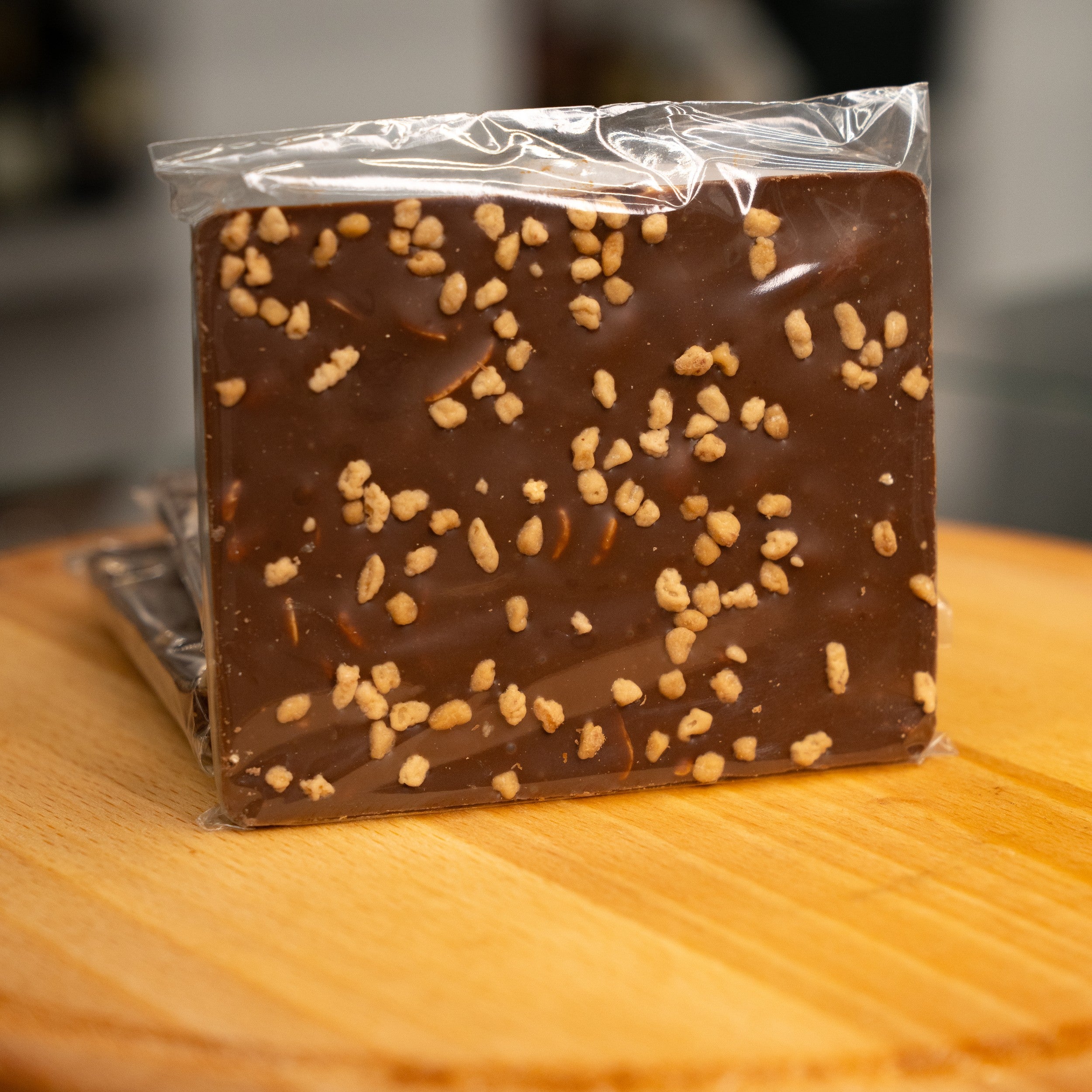 Milk chocolate with peanut approx. 100g