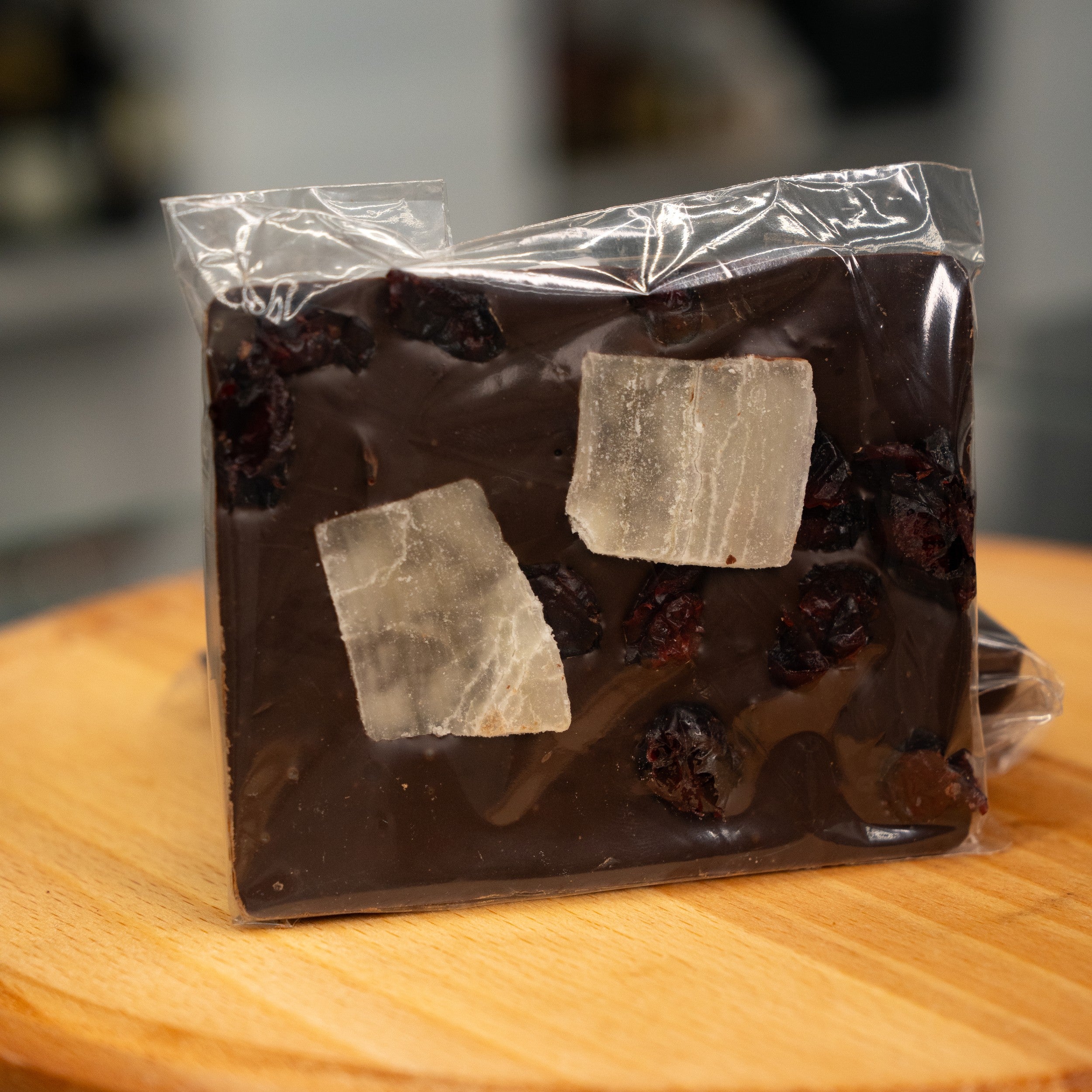 Dark chocolate with aloe and cranberries, approx. 100 g
